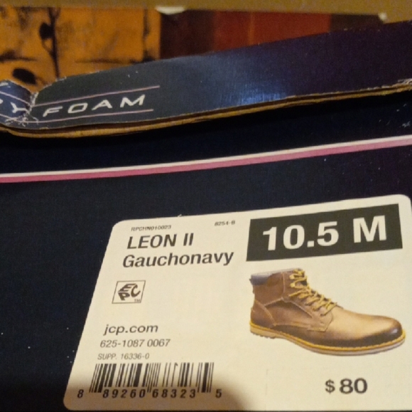 Izod Men's Dark Brown Lace-Up Boots - Picture 6 of 6